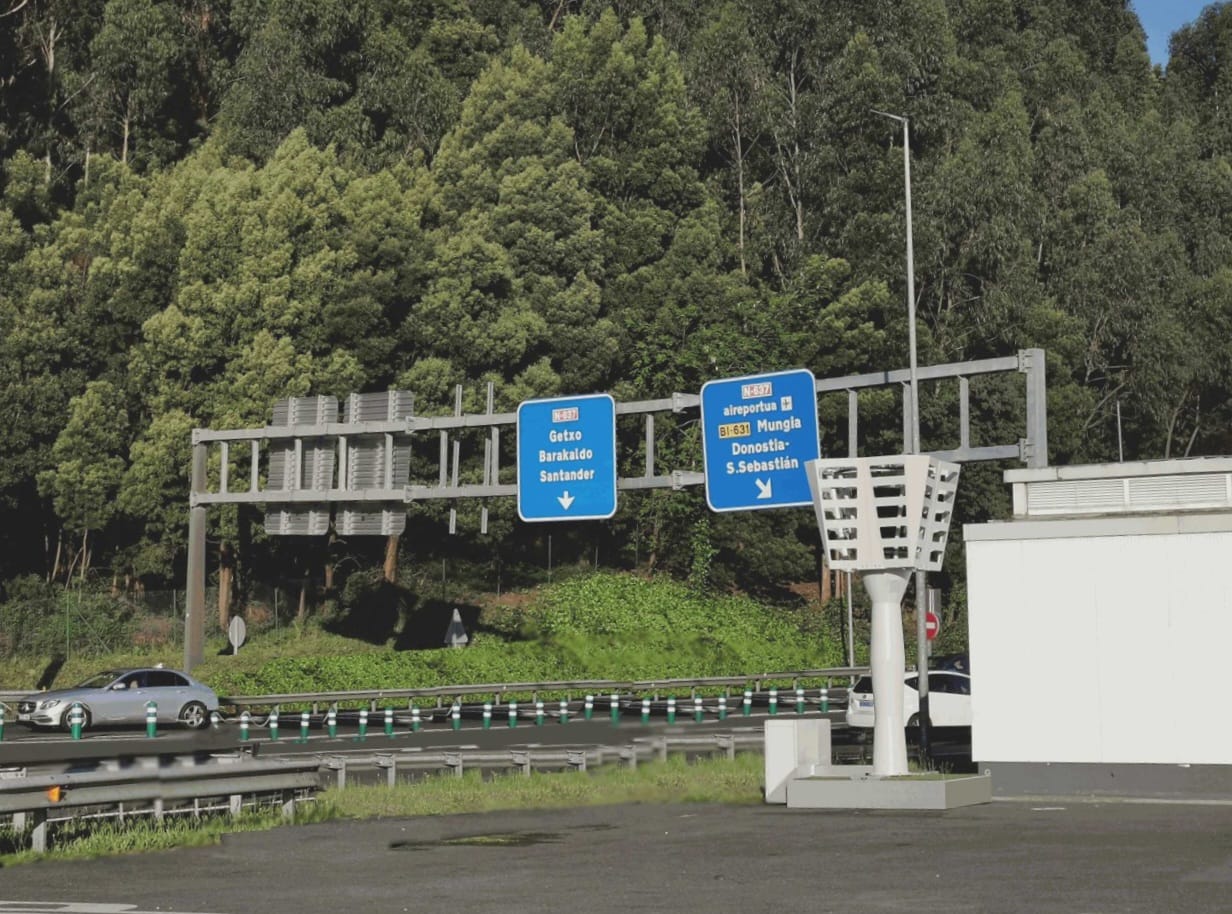 Image 1 of Bizkaia instala un ‘árbol captador’ de gases contaminantes en los túneles de Artxanda