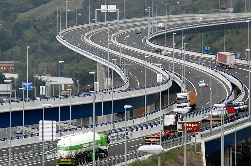 Imagen 1 de Interbiak reanuda el lunes las obras del viaducto de Trapagaran de la Supersur manteniendo operativo tanto el tronco de la AP-8 en ambos sentidos como la salida 125AB a Ezkerraldea.